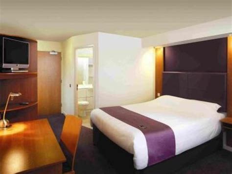 Premier Inn London Edgware in United Kingdom - Room Deals, Photos & Reviews