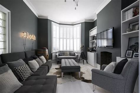 42 Gorgeously Gray Living Rooms | Dark grey living room, Beige living ...