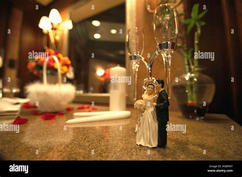 Figurines at the Treasure Island Hotel wedding chapel, Las Vegas ...