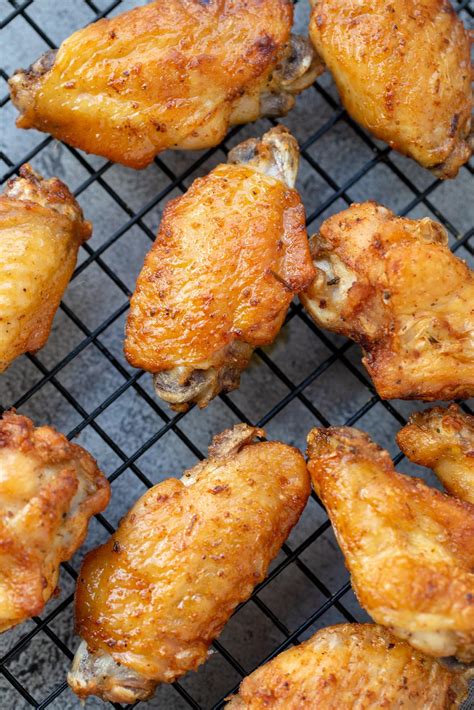 Easy Air Fryer Chicken Wings | Air fryer recipes healthy, Air fryer recipes chicken, Cooking ...