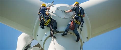 Wind Turbine Technician Job Details & Salary | SkillPointe