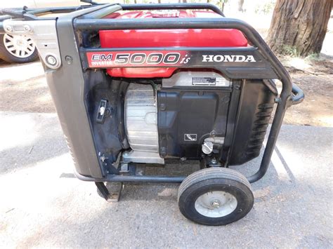 Lot 27 - 5000 Watt Honda Generator with Electric Start, Runs Well ...