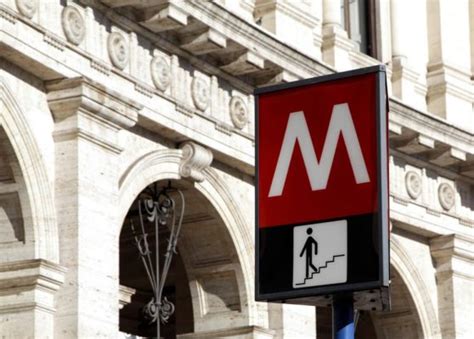 Rome Metro Tickets: How Much Do They Cost? Pass and Discounts