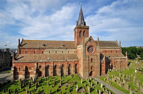 St. Magnus Cathedral in Kirkwall | Wondermondo