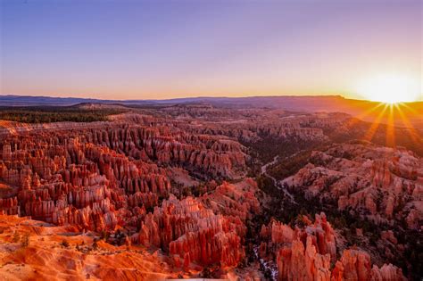 The Best Viewpoint to Watch the Sunrise at Bryce Canyon - Travelffeine