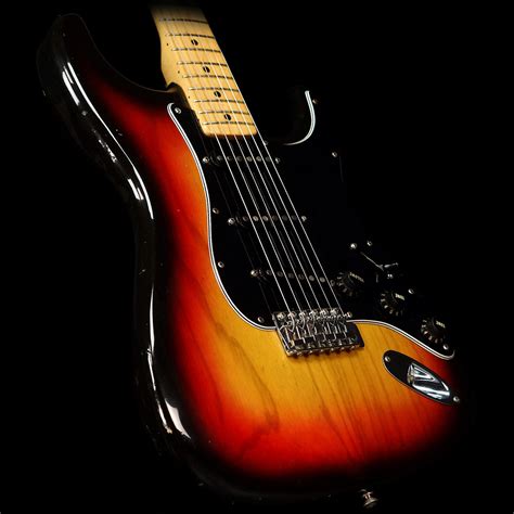 1977 Vintage Fender Stratocaster Sunburst