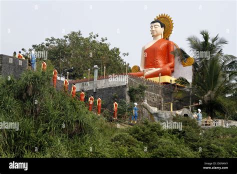 BUDHHA STATUE & STATUES DEPICTING THE VISIT OF ARAHANT MAHINDA UNAWATUNA SRI LANKA ASIA 18 March ...