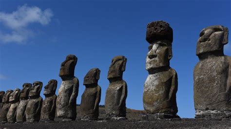 Easter Island statue uncovered in dried-up lake - BBC News