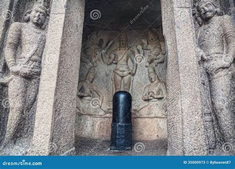 Shiva Lingam In Mamallapuram Cave Stock Photos - Image: 35000973