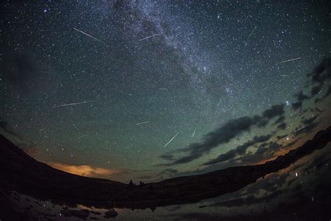 Everything You Need to Know (and Bring) to Photograph a Meteor Shower | PetaPixel