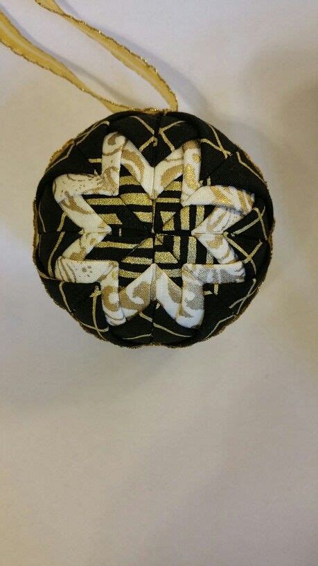 Christmas ornament black & gold Black Gold, Novelty Christmas, Christmas Ornaments, Holiday ...