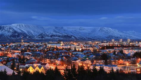 Destinatii turistice: Reykjavík ([ˈreiːcaˌviːk] în AFI) este capitala Islandei