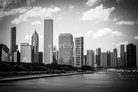 Art Print & Stock Photo: Hi-Res Picture of Chicago Skyline in Black and ...