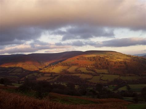 Grwynefechan - Black Mountains, Wales - Wikipedia | Black mountain ...