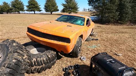 Dodge Challenger “General Lee” Loses Some Mud Boggers, Tries to Reenact TRX Jump - autoevolution