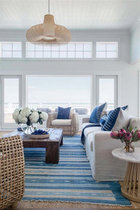 grace and frankie beach house decor #Beachhousedecor | Blue and white living room, Coastal ...