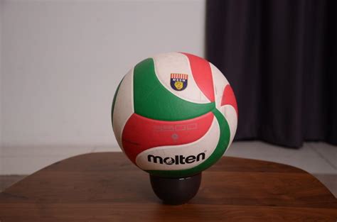 Molten 3500 Volleyball - Official ball size and MSSM, Sports Equipment, Sports & Games, Racket ...