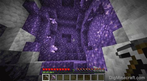 How to make an Amethyst Shard in Minecraft