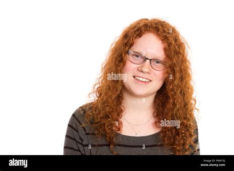 Cheveux roux frisés Banque de photographies et d’images à haute résolution - Alamy