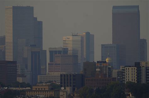 Smoke from uncontrolled Colorado wildfires blankets metro area before snowstorm - Sentinel Colorado