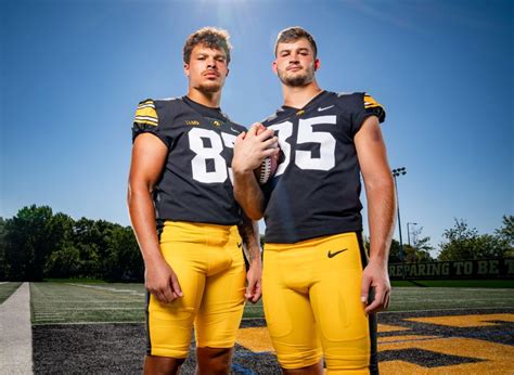 Iowa’s tight ends Luke Lachey, Erick All with an opportunity dominate in 2023 - Yahoo Sports