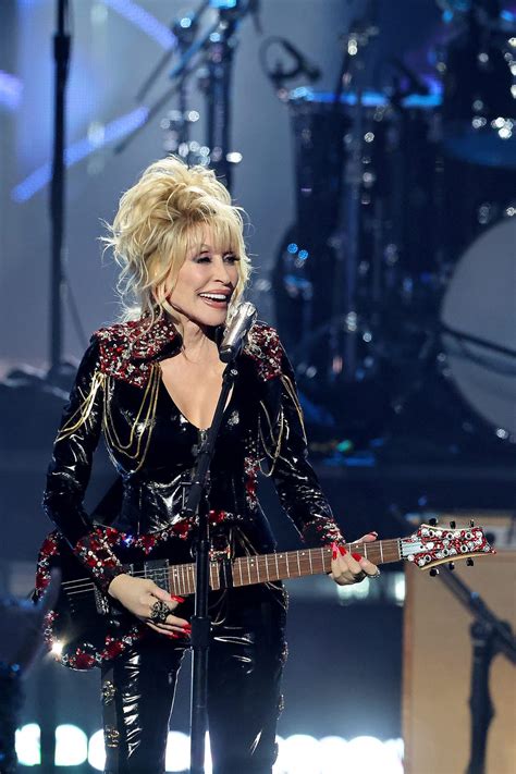 Dolly Parton Stuns in Head-to-Toe Leather at Rock Hall of Fame Induction