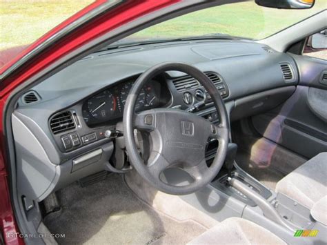 Gray Interior 1994 Honda Accord EX Sedan Photo #38907986 | GTCarLot.com