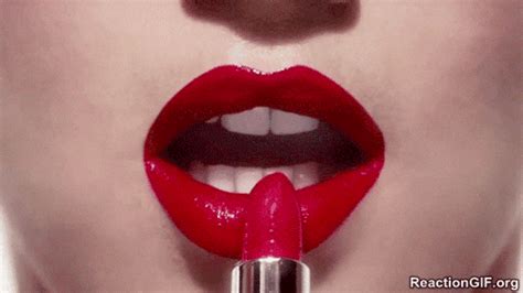 - Lips-Make-up-Lipstick-GIF - Viral Viral Videos