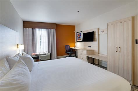 HOLIDAY INN EXPRESS LEXINGTON, AN IHG HOTEL $131 ($̶1̶4̶1̶) - Updated 2022 Prices & Reviews - VA