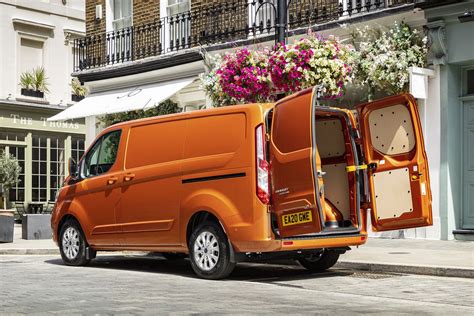 Ford Transit Custom Plug-In Hybrid electric van dimensions (2019-on), capacity, payload, volume ...