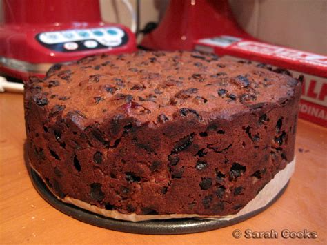 Sarah Cooks: Nigella Lawson's Classic Christmas Cake