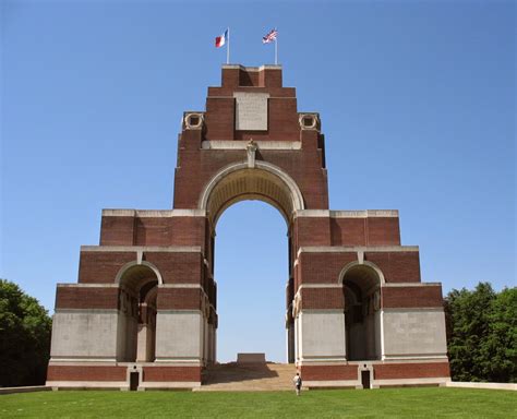 Perspectives on the Front: Thiepval