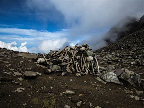 The mysterious skeletons of Roopkund Trek