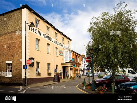 Market place in alford lincolnshire hi-res stock photography and images ...