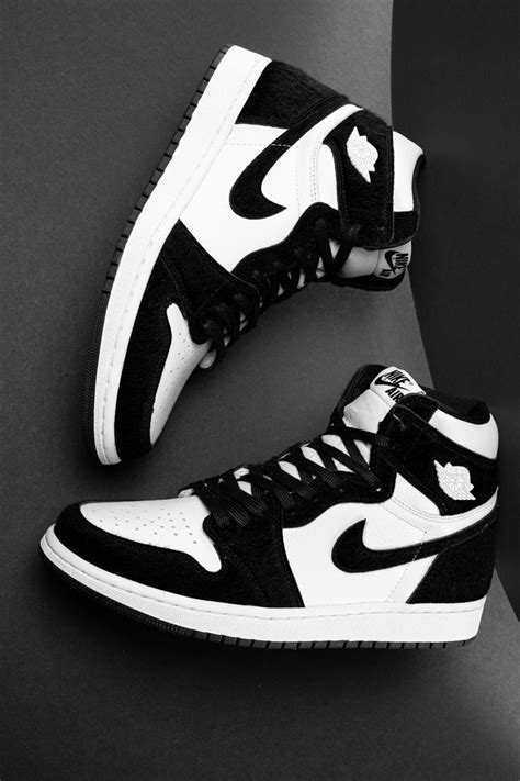 AIR JORDAN 1 RETRO HIGH OG WMNS "Twist" - Stadium Goods | Populaire ...