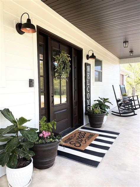 Farmhouse Front Porch Inspiration | Modern farmhouse porch, House exterior, House front porch