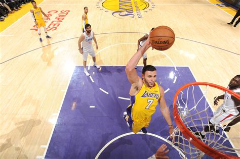 Los Angeles Lakers: Larry Nance Jr. to be in NBA Dunk Contest