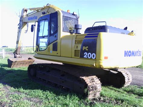 Excavator Komatsu PC200-8 | Machinery & Equipment - Excavator