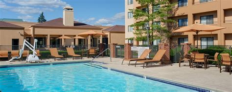 Hotel in East Louisville, KY | Courtyard Louisville East