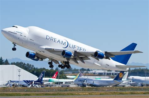 Boeing 747 Dreamlifter During Takeoff | Aircraft Wallpapers Galleries