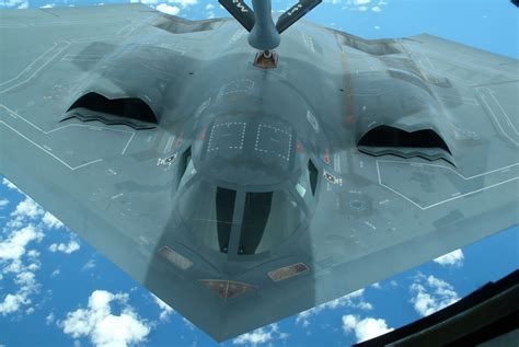 B-2 stealth bomber made its maiden flight 25 years ago - LA Times