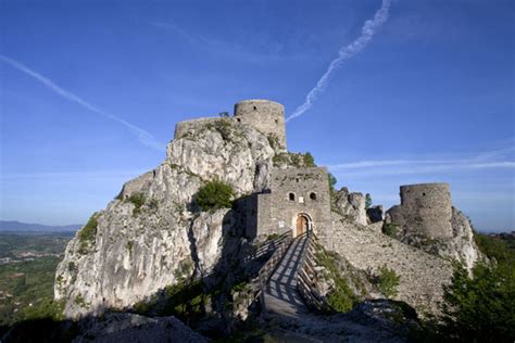 Srebrenik Castle | Travel Story and Pictures from Bosnia and Herzegovina