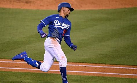 How to Stream Giants vs Dodgers Opening Day Online