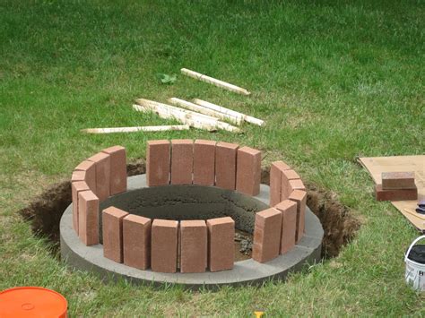 Some Brilliant Brick Fire Pit Ideas for Your Home | FIREPLACE DESIGN IDEAS