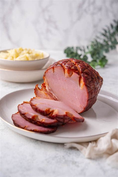 Smoked Ham Recipe (Quick & Easy) - The Big Man's World