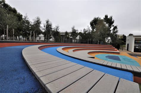 Kororoit Creek Primary School – Amphitheatre – Brocor Landscaping