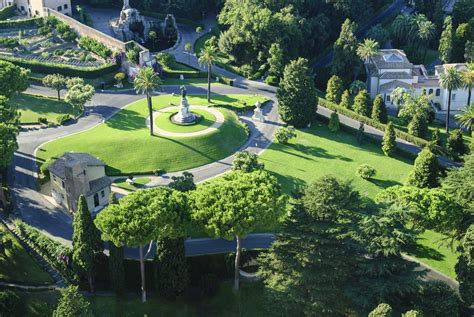 A Complete Guide to Visiting the Gardens of Vatican City