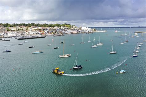 Now is ‘not the time to go boating in Cowes due to the Coronavirus outbreak,’ says Cowes Harbour ...