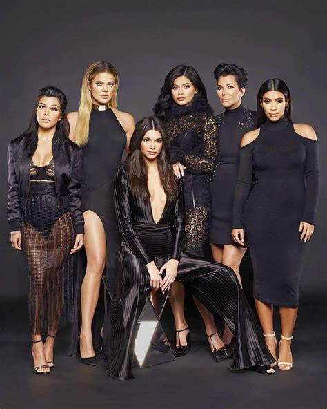 Pin by Ashley Smith on Khloe Kardashian | Kardashian family, Kardashian jenner, Sisters photoshoot