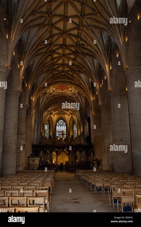 Tewkesbury abbey interior hi-res stock photography and images - Alamy